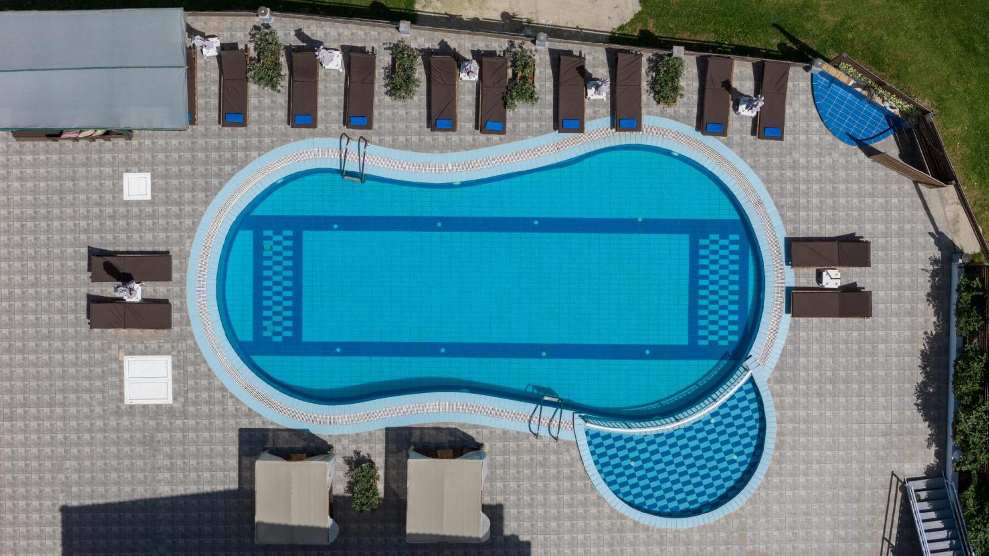 Amarylis Beachfront Amoudi