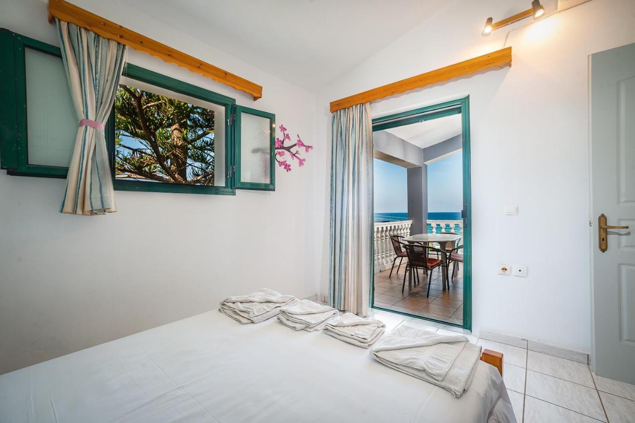 Amarylis Beachfront Amoudi