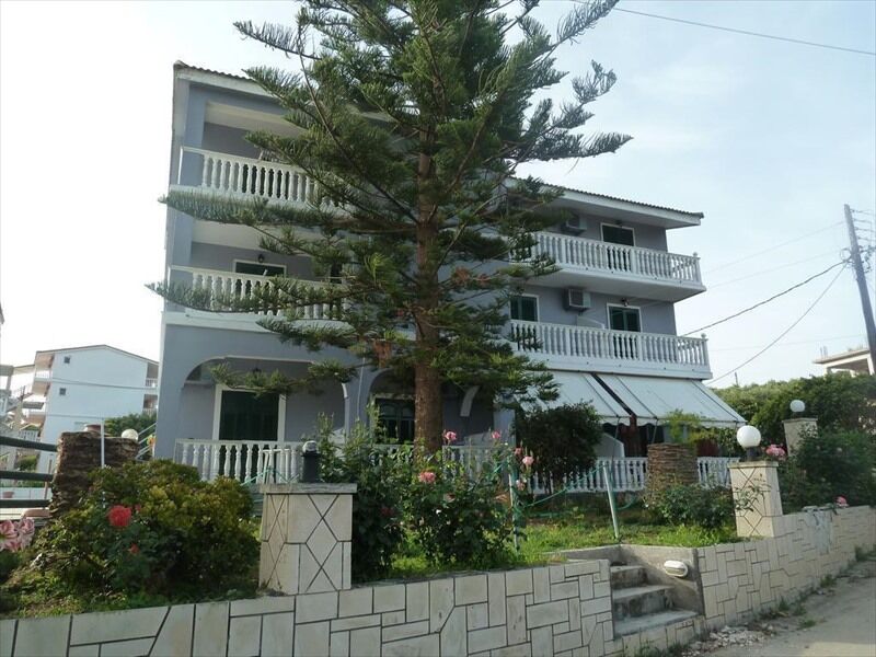 Amarylis Beachfront * Amoudi