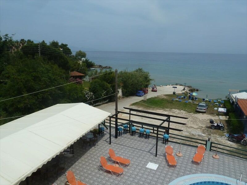 Amarylis Beachfront Apartament Amoudi